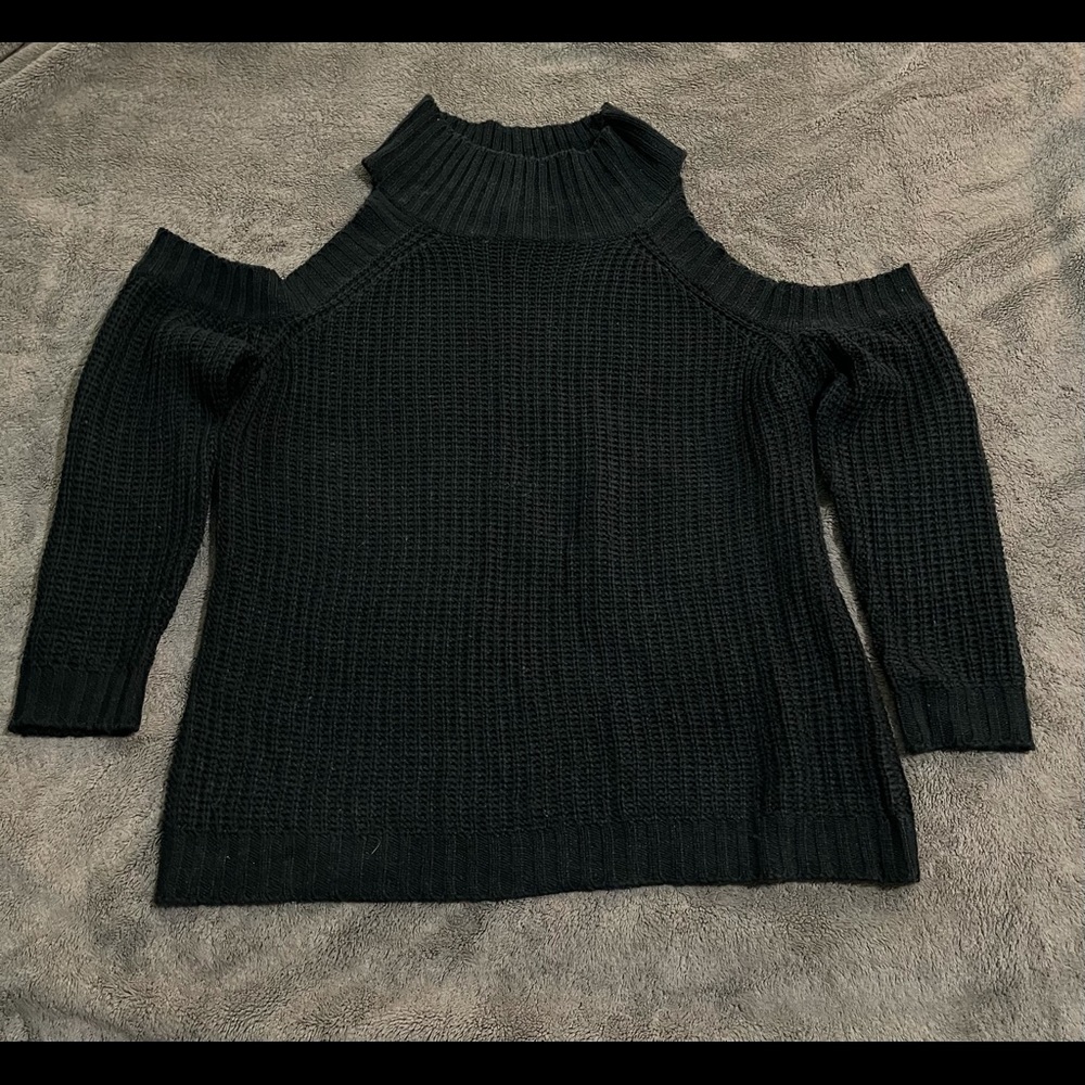 Turtle neck long sleeve shirt